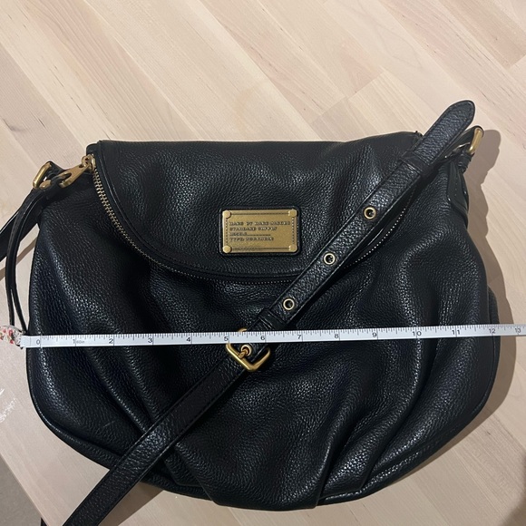 Marc Jacobs Natasha Black Crossbody Bag with Gold Details - Picture 10 of 12